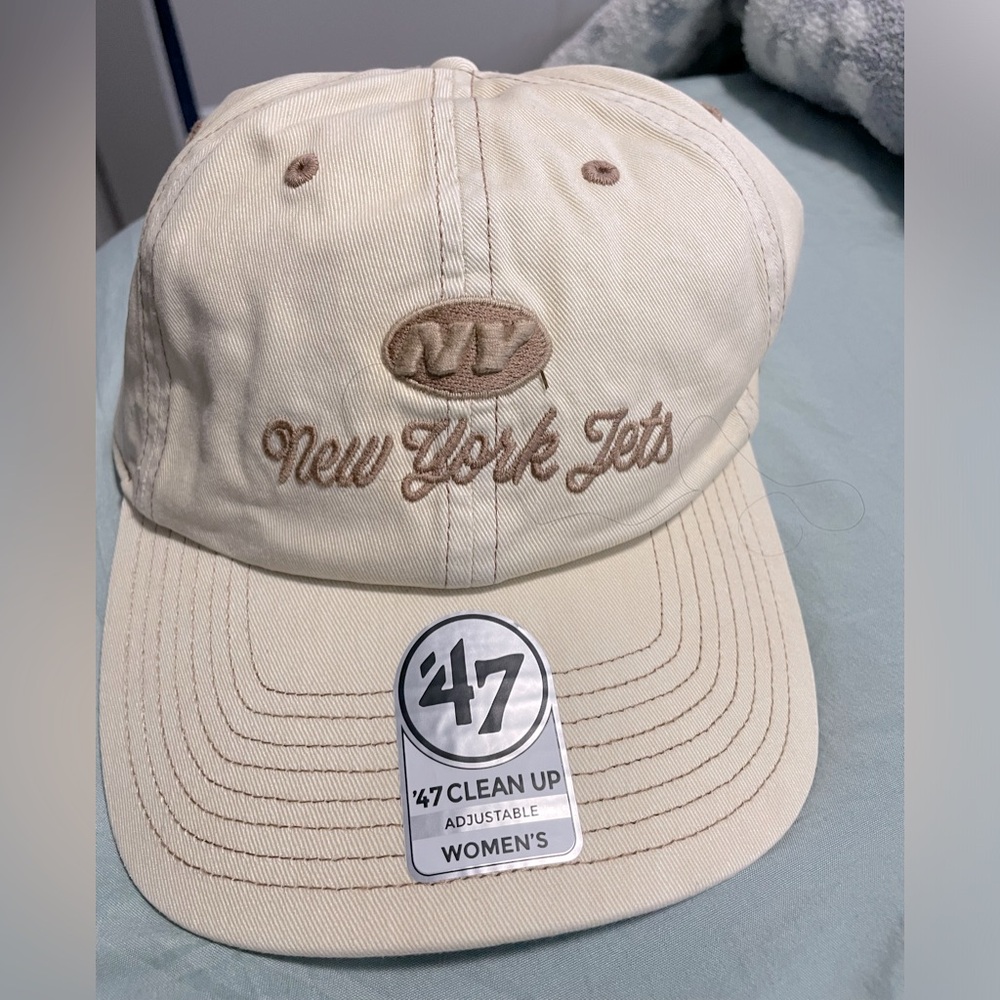 Jets fan snatch this hat